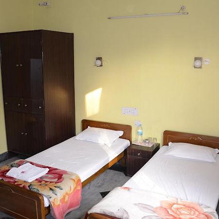 Kim Lawn Guest House Calcutta  Esterno foto