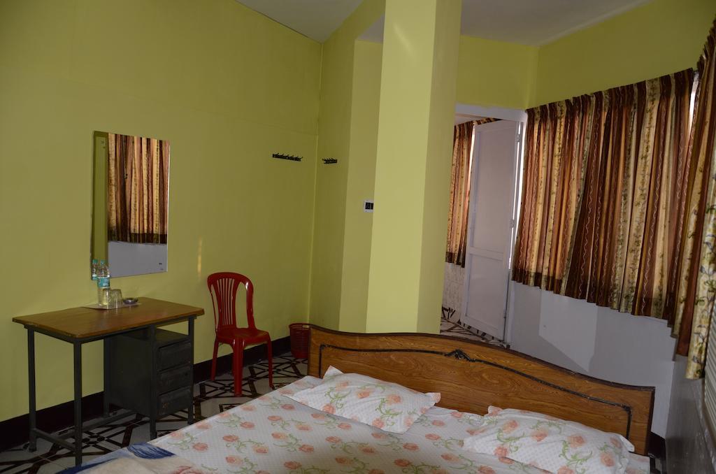 Kim Lawn Guest House Calcutta  Esterno foto