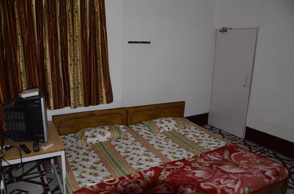 Kim Lawn Guest House Calcutta  Esterno foto