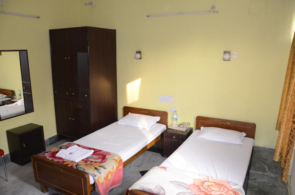 Kim Lawn Guest House Calcutta  Esterno foto